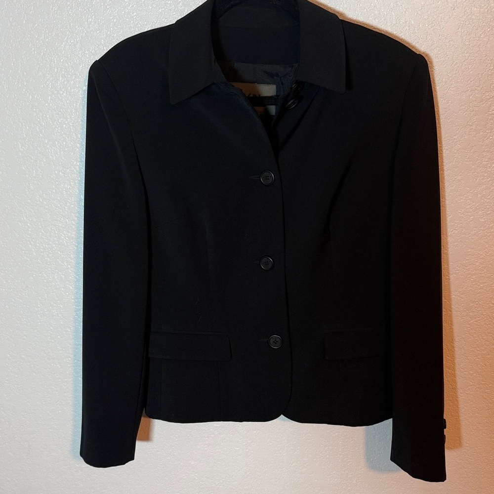 Votre Nom Black Minimalist Boxy Big Button Blazer Size 3 (US medium)